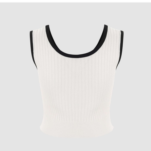 Top. Only worn one time. - Picture 5 of 5